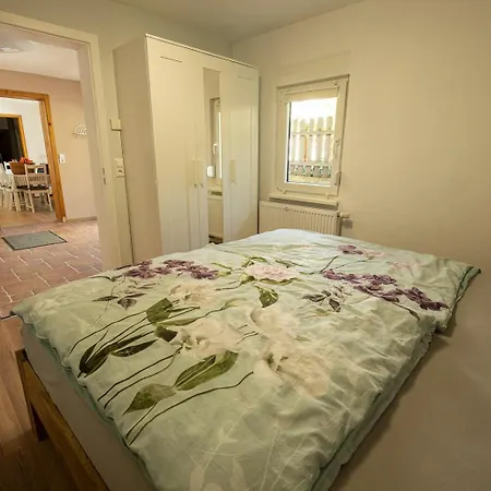 Zum Waldrand Holiday home