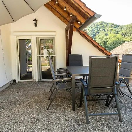 Zum Waldrand Holiday home